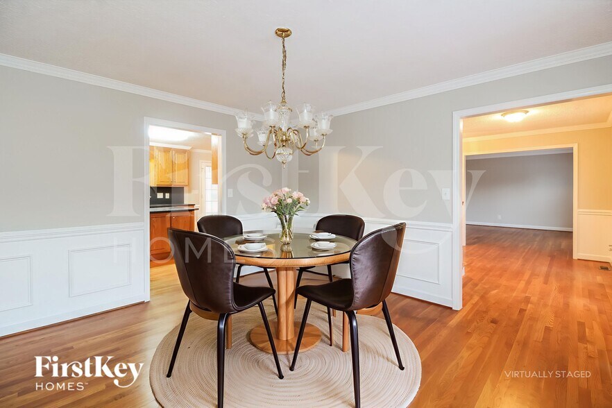 Building Photo - 4004 Deerfield St