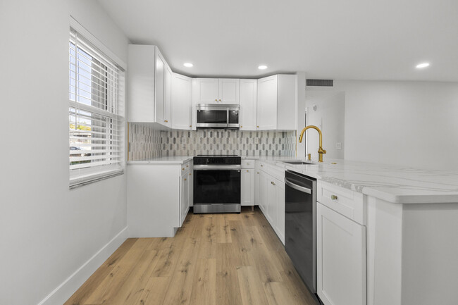 Building Photo - 769 Normandy Trail