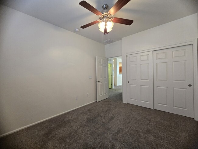 Building Photo - 3303 S Lakeside Ridge Loop