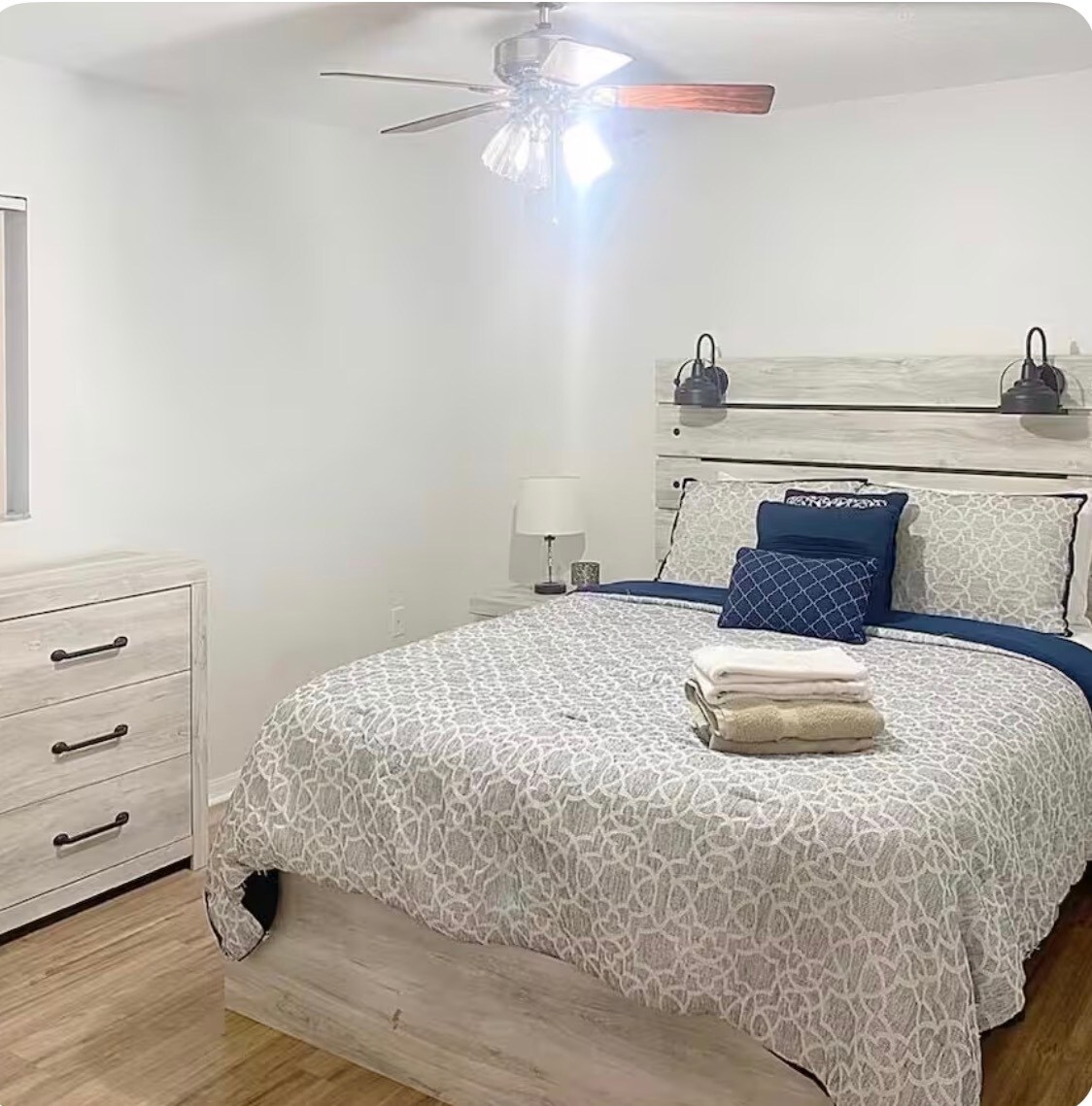 Building Photo - 5019 23rd St E