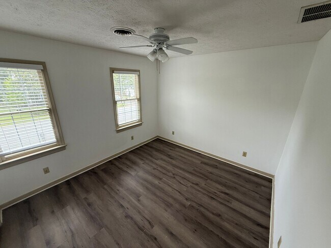 Building Photo - 8207 Whirlaway Dr