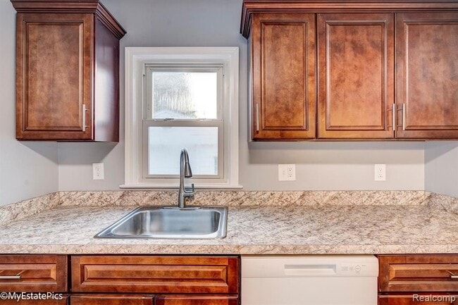 Building Photo - 6151 Helen St