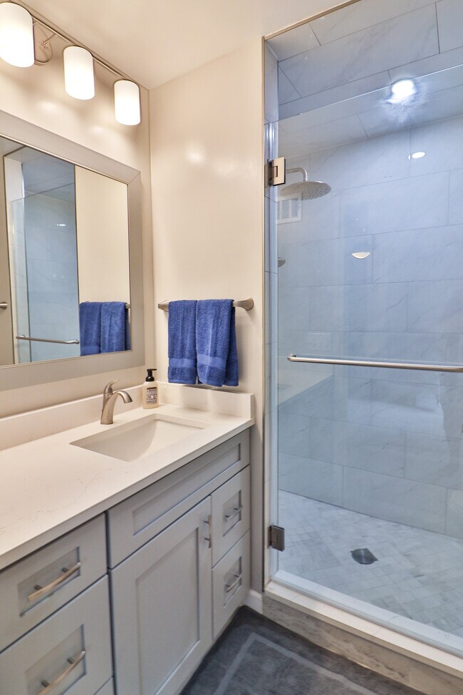 Building Photo - 9633 Cinnamon Creek Dr