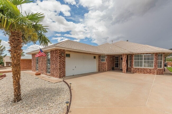 Building Photo - 3 bed 2 bath beautiful home!