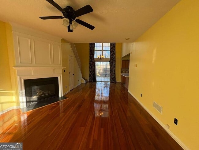 Building Photo - 1607 Heyford Cir NW