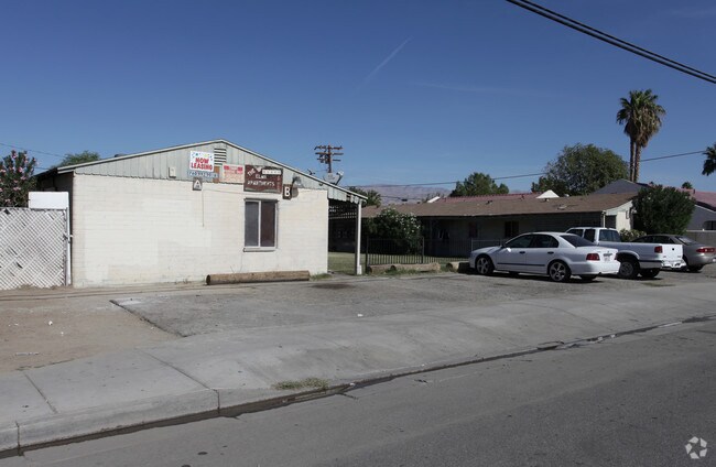 Building Photo - The Elms