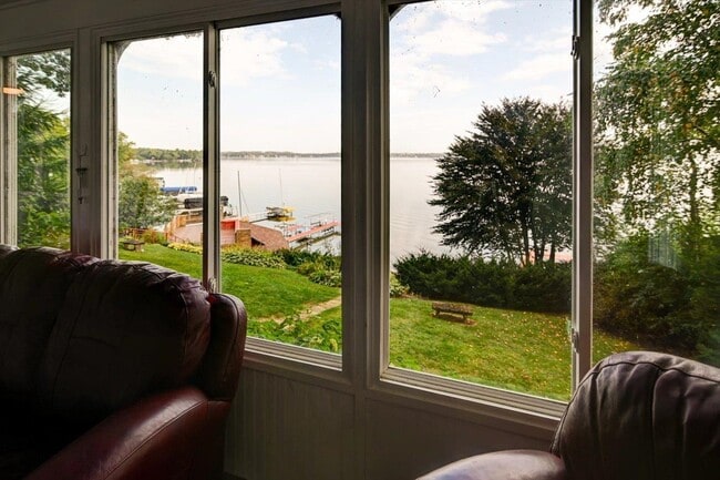 Building Photo - 5026 Lake Mendota Dr
