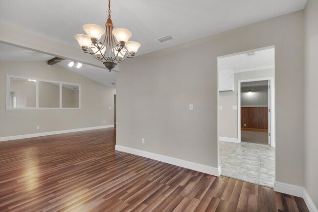 Building Photo - 266 Honeysuckle Way