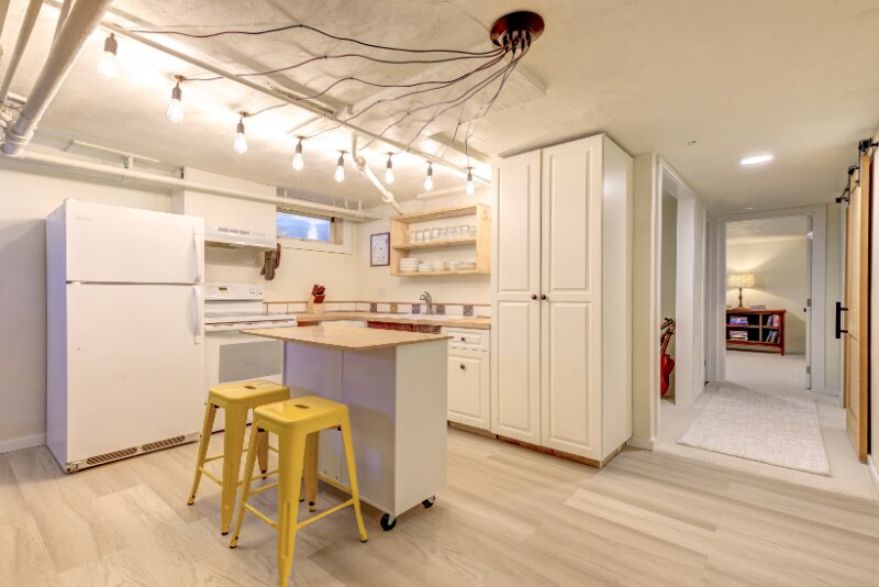 Building Photo - 102 McLeod Ave