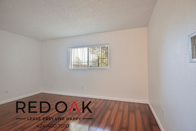 Building Photo - Now Pre-Leasing ~ Fantastic One Bedroom wi...