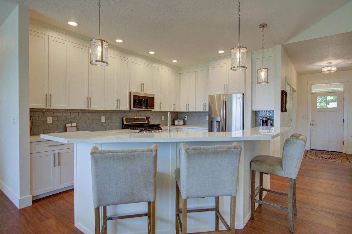 Building Photo - 14070 SE Baumback Ave