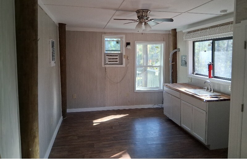 Building Photo - 589 Bernard Street