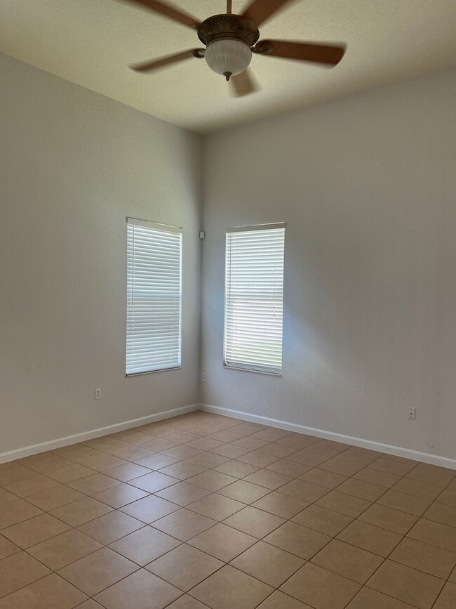 Building Photo - 2914 River Birch Dr
