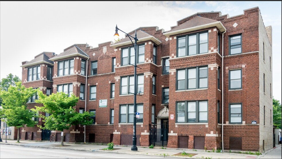 Building Photo - 121 E 71st St