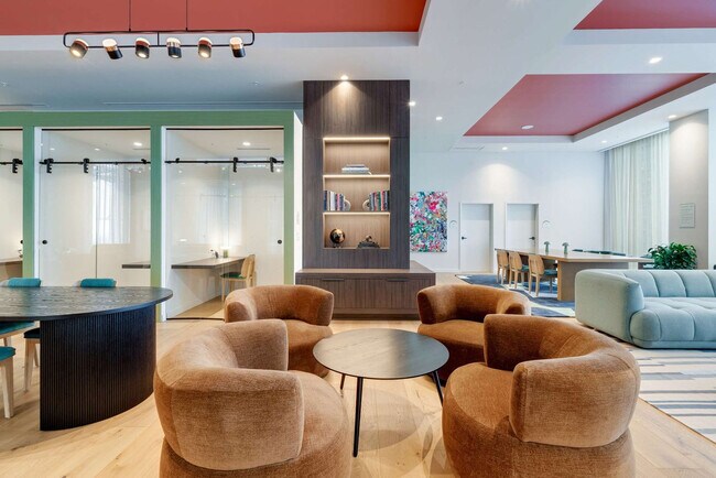 Building Photo - 11 NE 6th St