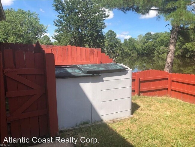 Building Photo - 3 br, 2.5 bath House - 639 Brisa Ct