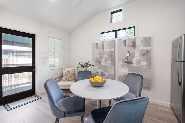 Building Photo - 1116 Nadine St