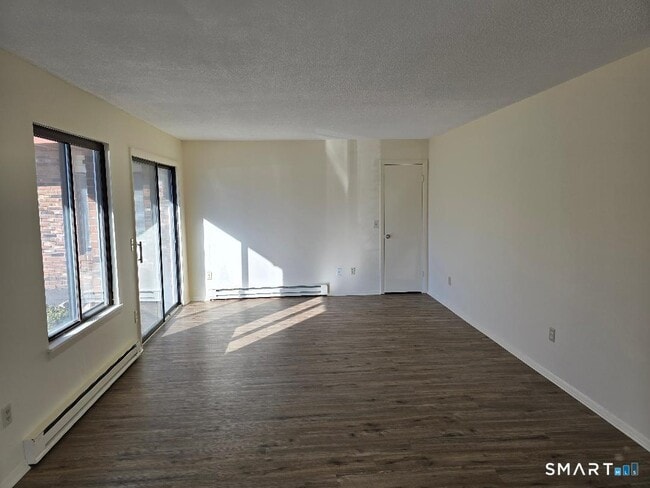 Building Photo - 841 Woodtick Rd