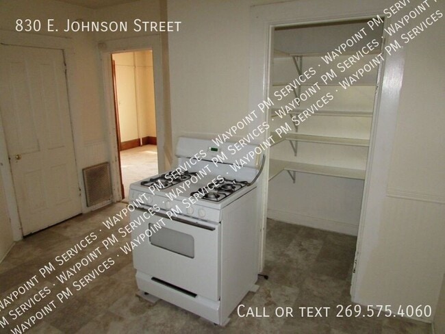 Building Photo - 830 E Johnson St