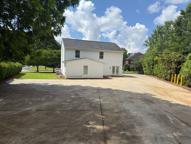 Building Photo - Lexington - Commercial Property