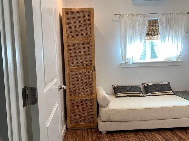 Building Photo - Renovated 3 bed, 2 bath Duplex Home in Waialua