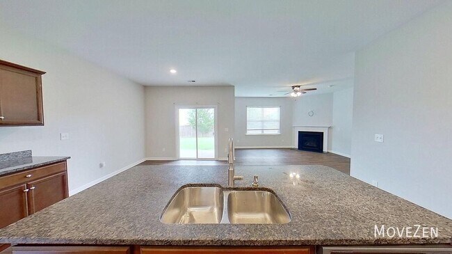 Building Photo - 22 Crestwood Pnes Trl