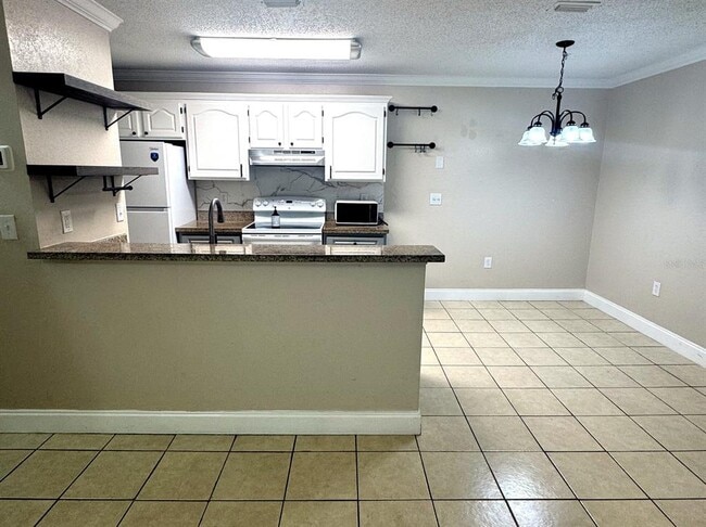 Building Photo - 615 Dory Ln
