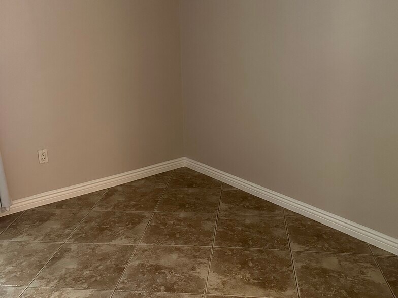 Building Photo - 18350 Hatteras St