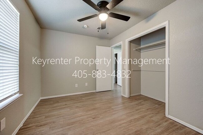 Building Photo - 313 Belmont Dr