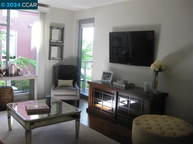 Building Photo - 555 Ygnacio Valley Rd