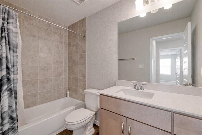 Building Photo - 2710 Paragon Fox Dr