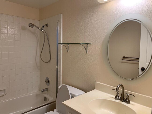 Building Photo - 18380 Murphy Springs Dr