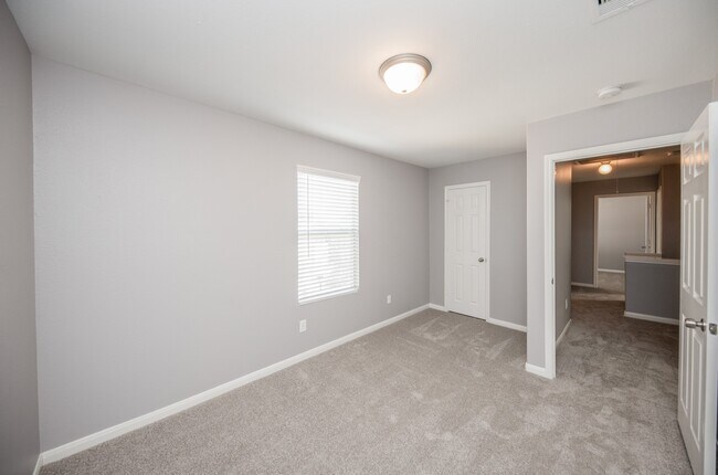 Building Photo - 1631 Dove Run