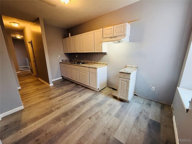 Building Photo - 5345 Wells Ave