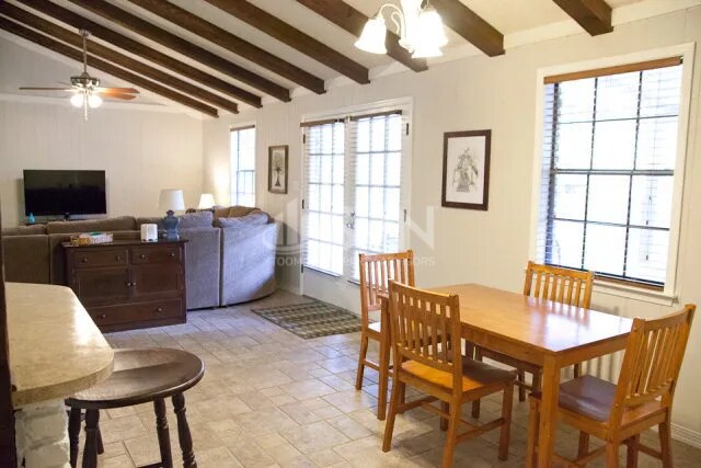 Building Photo - 662 Ridgewood Dr