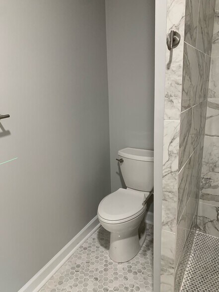 Building Photo - 301 W 51st St