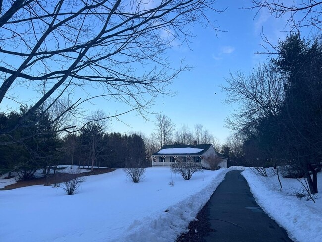 Building Photo - Beautiful 3 Bedroom House to rent @ Neck R...