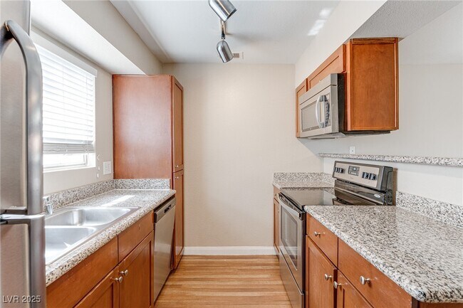 Building Photo - 2750 S Durango Dr