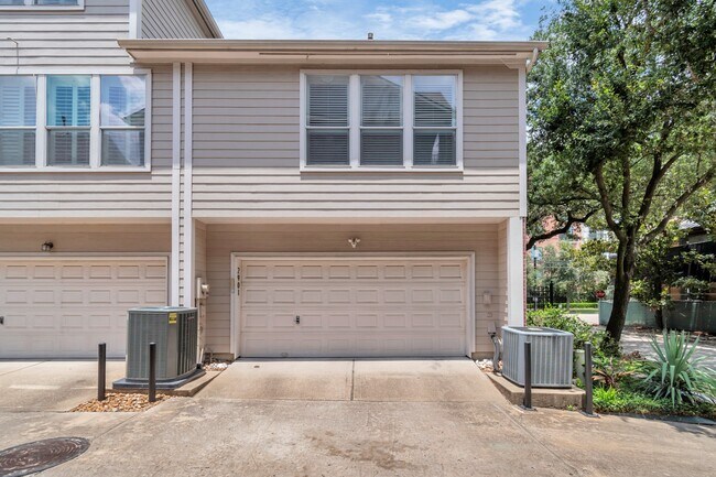 Building Photo - 2901 W Dallas St