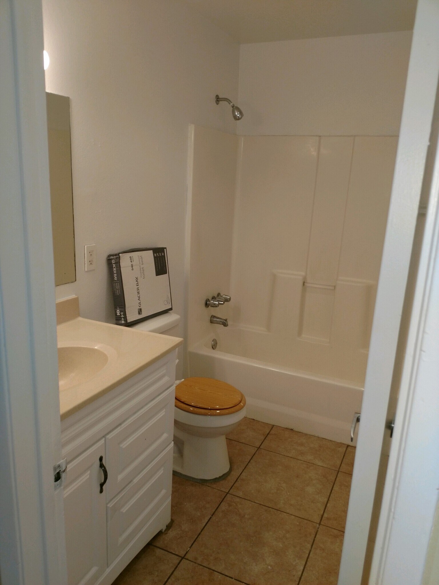 Building Photo - 2117 Fountain View Ct
