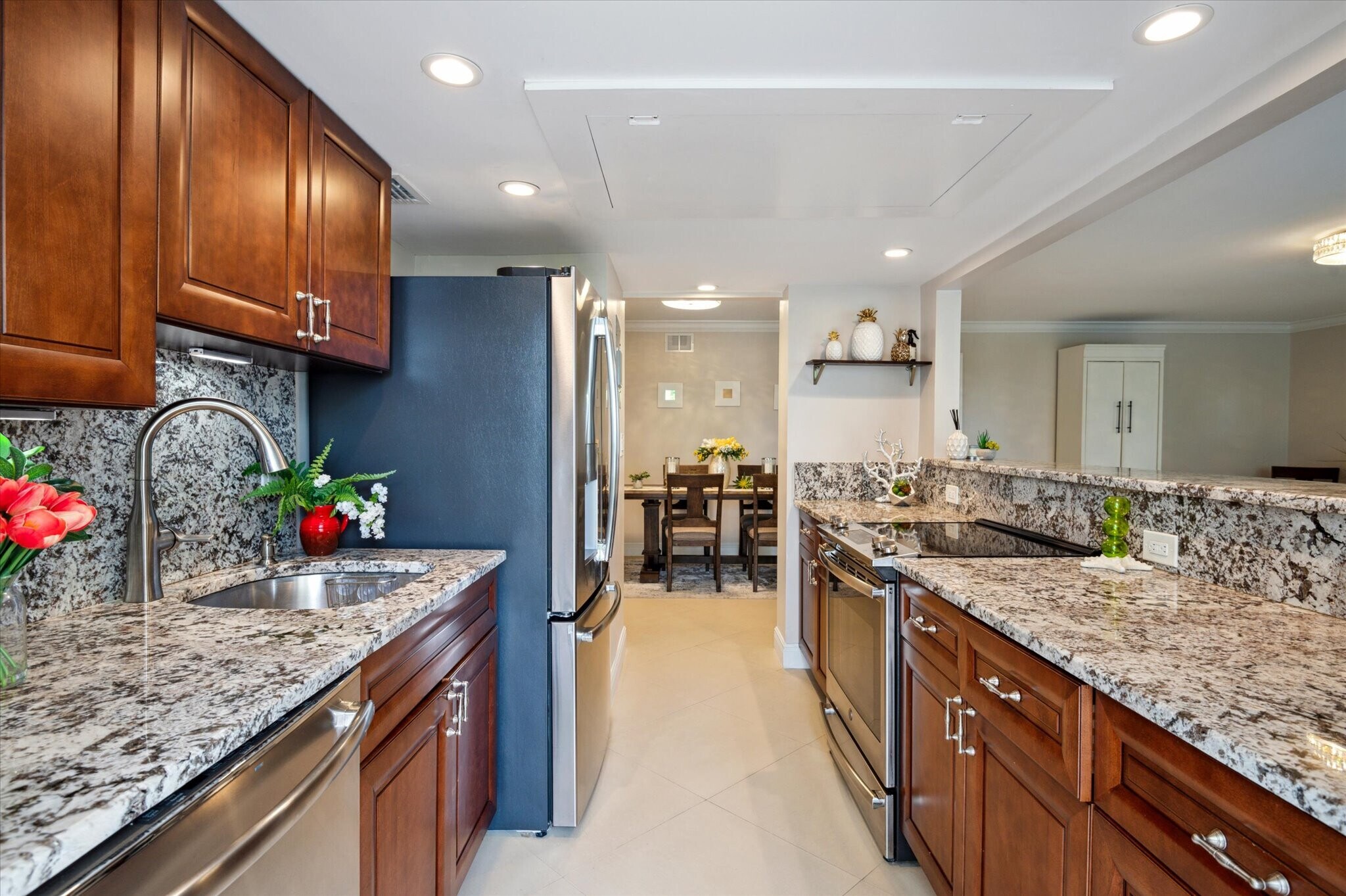 Kitchen - 2841 N Ocean Blvd