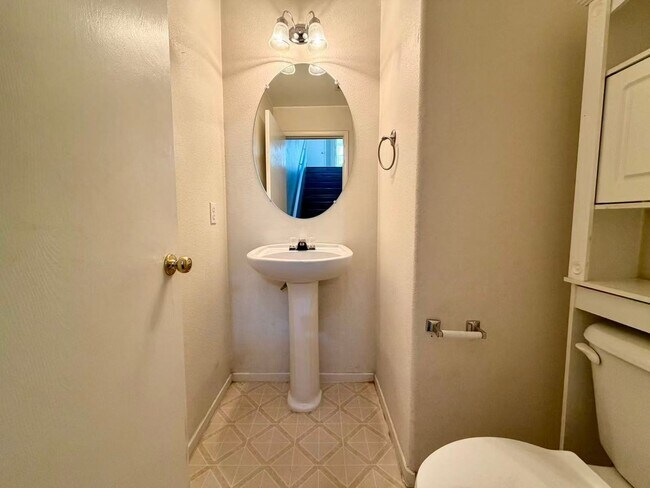 Building Photo - Beautiful two-story home featuring 3 bedrooms, 2.5 bathrooms