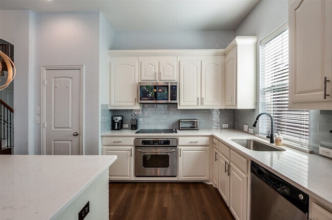 Building Photo - 3100 Camden Bluff Rd