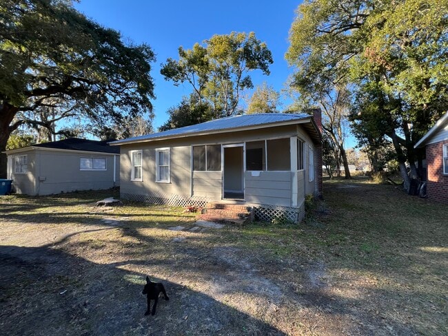 Building Photo - 805 Third Ave