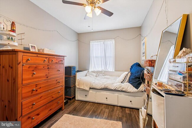 Building Photo - 8703 Village Green Ct