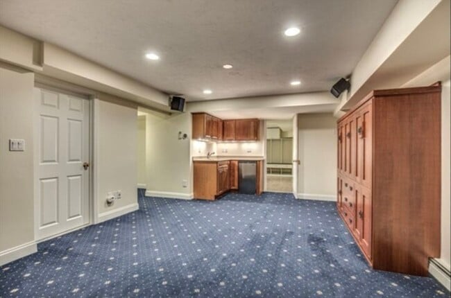 Building Photo - 48 Homsy Ln