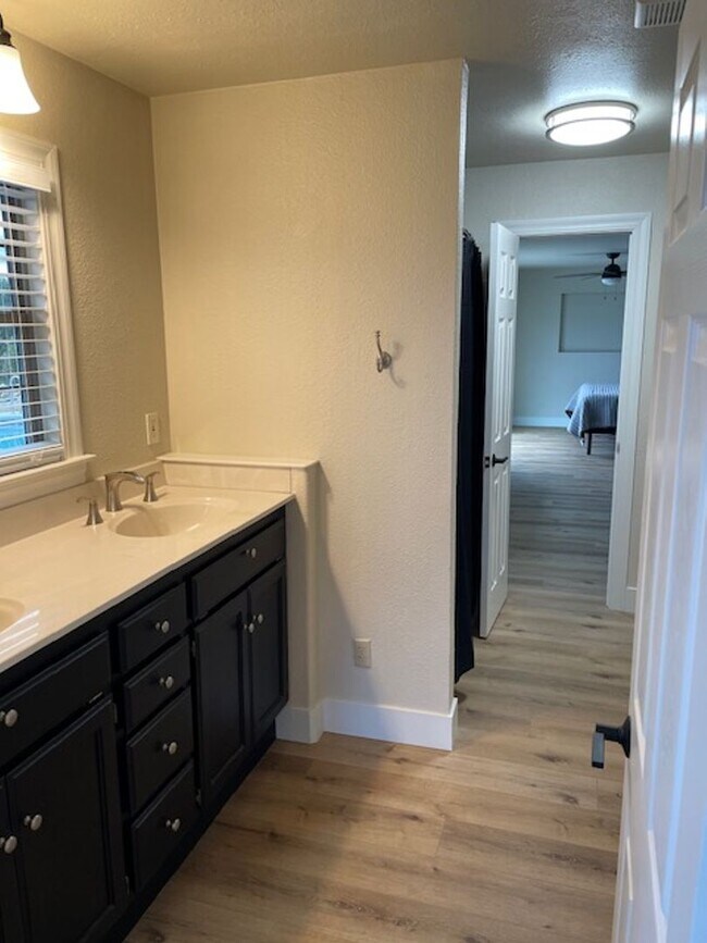 Building Photo - This Anderson Home is a Must See! Amazing ...