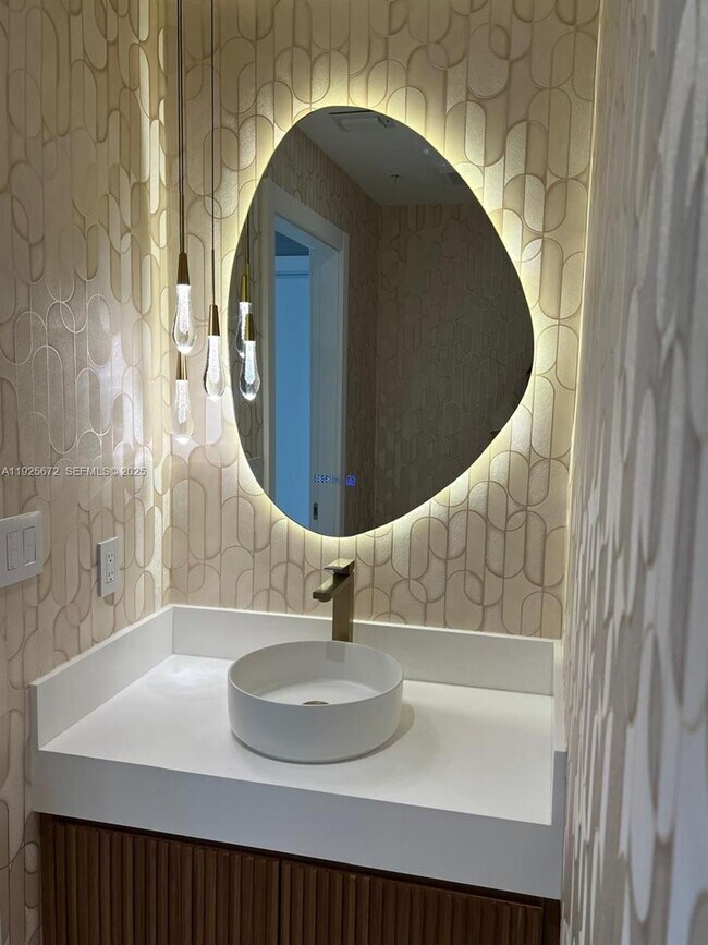 Building Photo - 31 SE 5th St