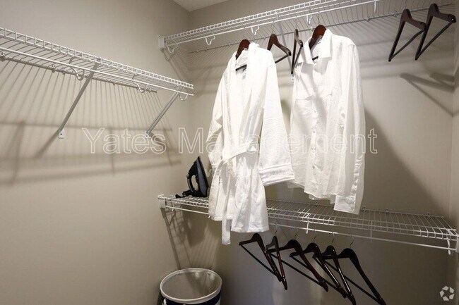 Building Photo - 115 Valor Dr