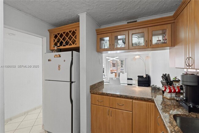 Building Photo - 1810 W 56th St